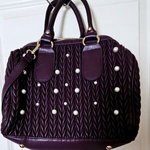 New ! Medium-sized purple handbag adorned with white pearls